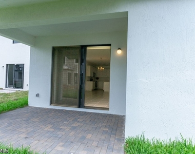 5554 Cassidy Lane - Photo Thumbnail 3