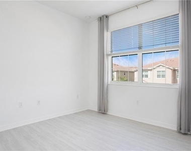 2792 Blossom Way - Photo Thumbnail 16