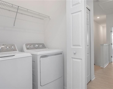 2792 Blossom Way - Photo Thumbnail 12