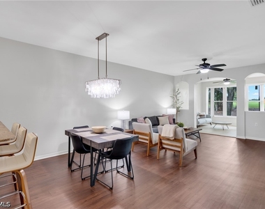 1320 Charleston Square Drive - Photo Thumbnail 13