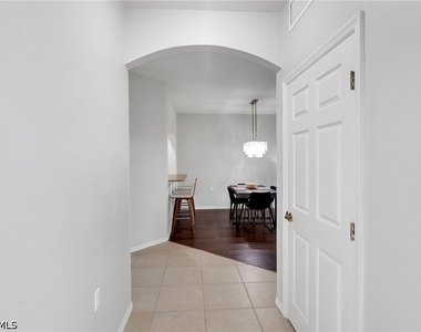 1320 Charleston Square Drive - Photo Thumbnail 5
