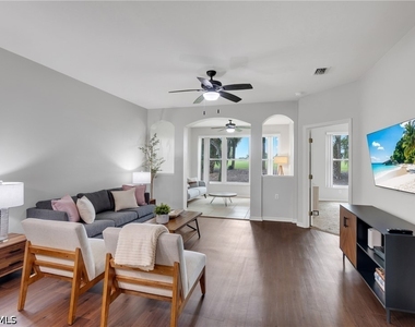 1320 Charleston Square Drive - Photo Thumbnail 16