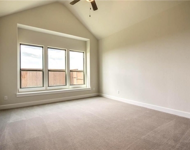 5508 Gypsum Drive - Photo Thumbnail 12