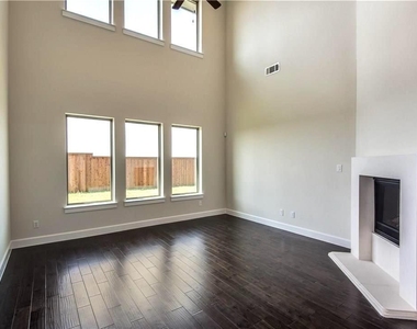 5508 Gypsum Drive - Photo Thumbnail 10
