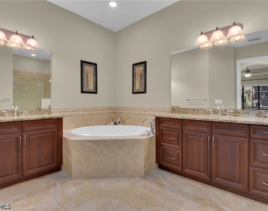 7461 Moorgate Point Way - Photo Thumbnail 16