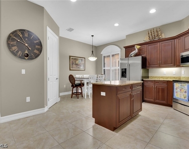 7461 Moorgate Point Way - Photo Thumbnail 8