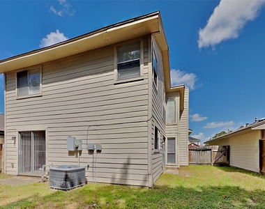 11831 Oakner Drive - Photo Thumbnail 18