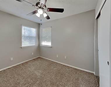 11831 Oakner Drive - Photo Thumbnail 13