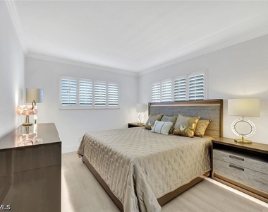 1100 Gulf Shore Boulevard N - Photo Thumbnail 11