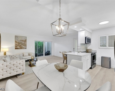 1100 Gulf Shore Boulevard N - Photo Thumbnail 10