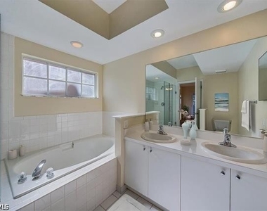 106 Siena Way - Photo Thumbnail 3
