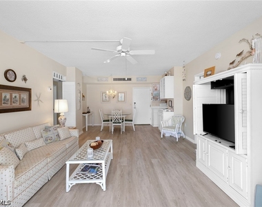 140 Seaview Court - Photo Thumbnail 4