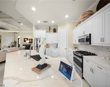 6315 Serano Way - Photo Thumbnail 7