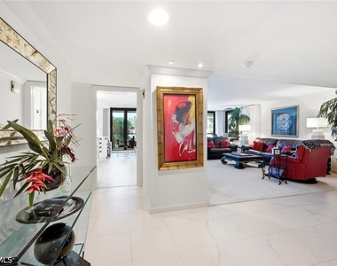 4551 Gulf Shore Boulevard N - Photo Thumbnail 2