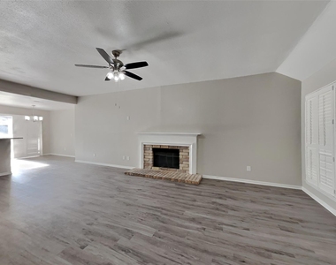 5306 Hazelgrove Drive - Photo Thumbnail 3