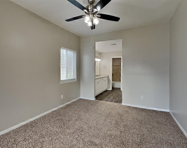 5306 Hazelgrove Drive - Photo Thumbnail 7