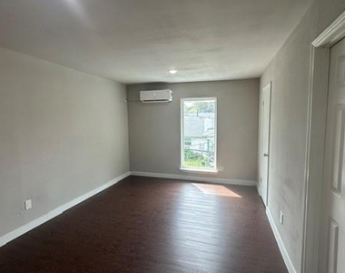 11927 Beechnut Street - Photo Thumbnail 8
