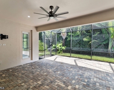 9357 Glenforest Drive - Photo Thumbnail 16