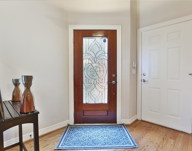 826 E 29th Street - Photo Thumbnail 3