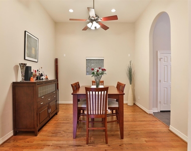 826 E 29th Street - Photo Thumbnail 11