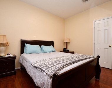 7110 Anaquitas Creek Court - Photo Thumbnail 15