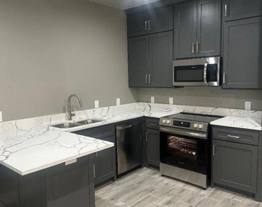 2715 Nora Street - Photo Thumbnail 2