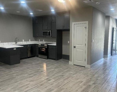 2715 Nora Street - Photo Thumbnail 1
