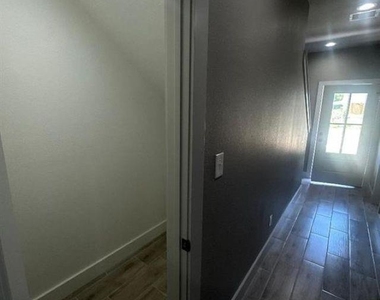 2715 Nora Street - Photo Thumbnail 10