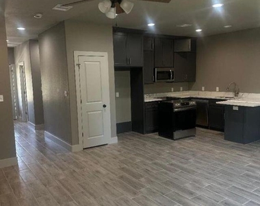 2715 Nora Street - Photo Thumbnail 9