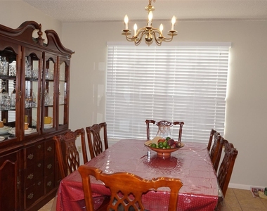 9217 Carousel Lane - Photo Thumbnail 10