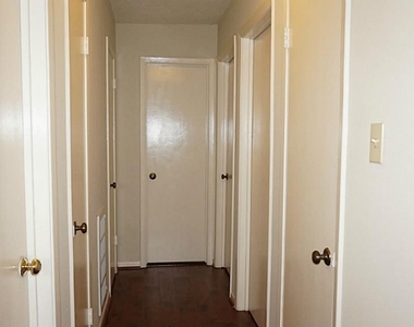 9217 Carousel Lane - Photo Thumbnail 17