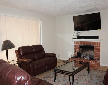 9217 Carousel Lane - Photo Thumbnail 11