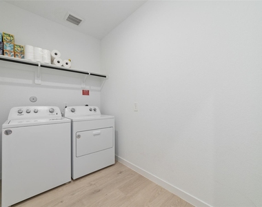 4211 Kircher Park Lane - Photo Thumbnail 8