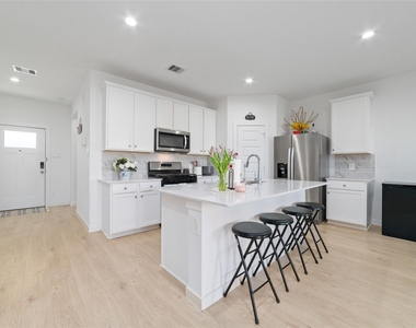 4211 Kircher Park Lane - Photo Thumbnail 9