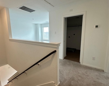 3004 Courtney Coral Ln - Photo Thumbnail 5
