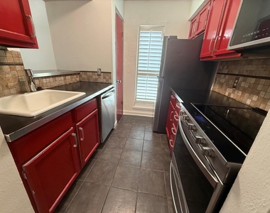 10075 Westpark Drive - Photo Thumbnail 6