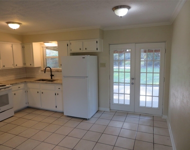 109 Laurie Lane - Photo Thumbnail 8