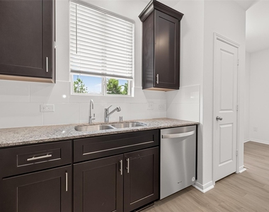 338 Shady Cedar Hill Lane - Photo Thumbnail 18