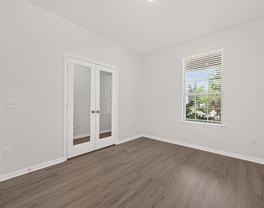 338 Shady Cedar Hill Lane - Photo Thumbnail 5