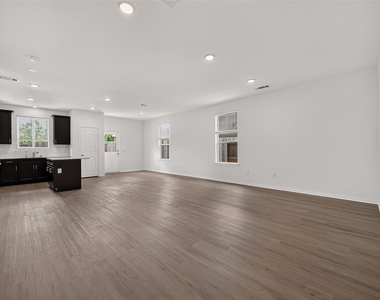 338 Shady Cedar Hill Lane - Photo Thumbnail 10