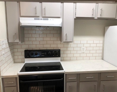 2100 S Wilcrest Drive S - Photo Thumbnail 3