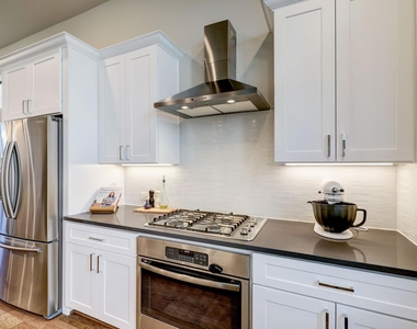 5711 Larkin Street - Photo Thumbnail 6