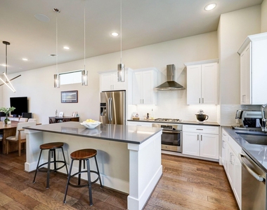 5711 Larkin Street - Photo Thumbnail 4