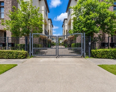 5826 Darling Street - Photo Thumbnail 2