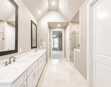 5826 Darling Street - Photo Thumbnail 18