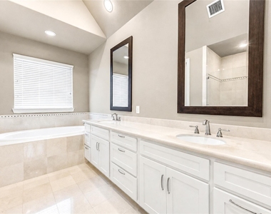 5826 Darling Street - Photo Thumbnail 16