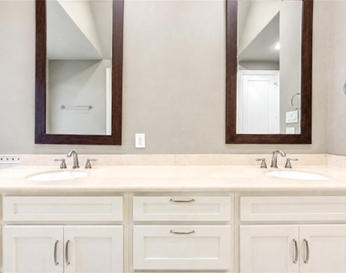 5826 Darling Street - Photo Thumbnail 17