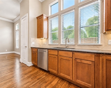 5826 Darling Street - Photo Thumbnail 27