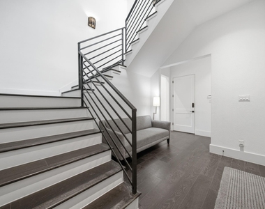 327 E 2nd Street - Photo Thumbnail 3