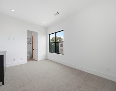 327 E 2nd Street - Photo Thumbnail 25